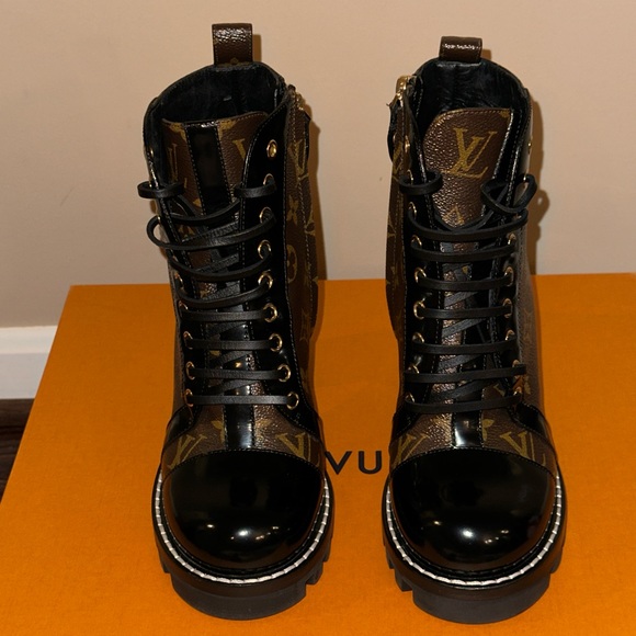 **SOLD** Authentic Louis Vuitton Star Trail Ankle boot Size 38 - Picture 2 of 13